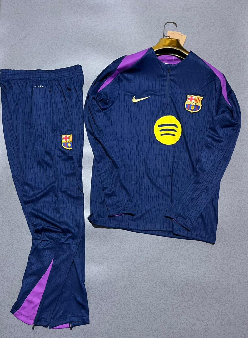 Ensemble de survêtement Nike Barça – Image 4