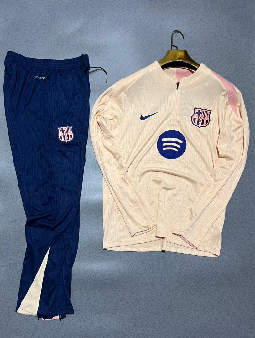 Ensemble de survêtement Nike Barça – Image 2