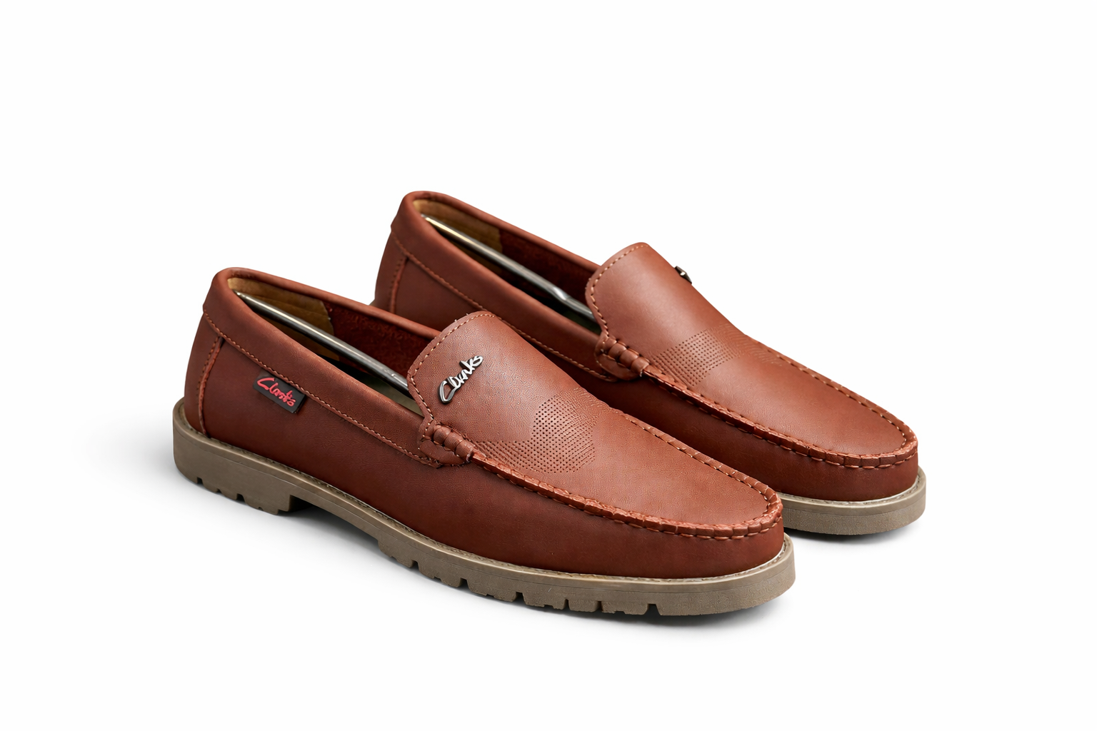 Paire de mocassins en cuir marron